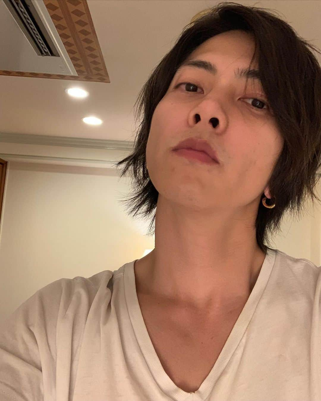 山下智久さんのインスタグラム写真 - (山下智久Instagram)「いつか雨も楽しめる人になりたい。😂 Someday I’ll learn to enjoy the rain」6月22日 12時07分 - tomo.y9