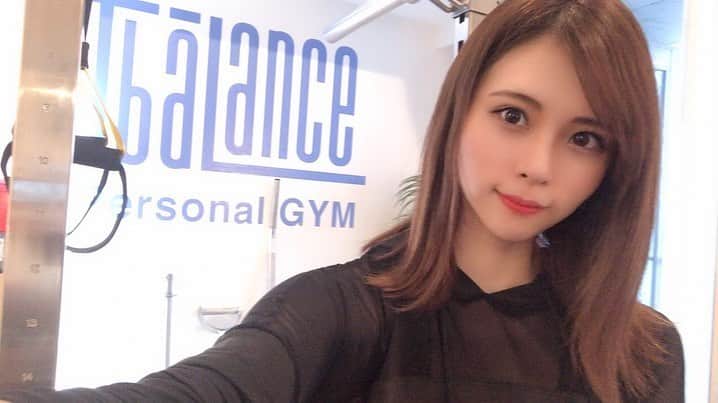 山本成美さんのインスタグラム写真 - (山本成美Instagram)「. 久々にジムいったらきつ〜い😱 . クビレ取り戻すぞっ！ . . #tbalance #gym #training #trainingday」6月22日 12時52分 - narumi_vivi