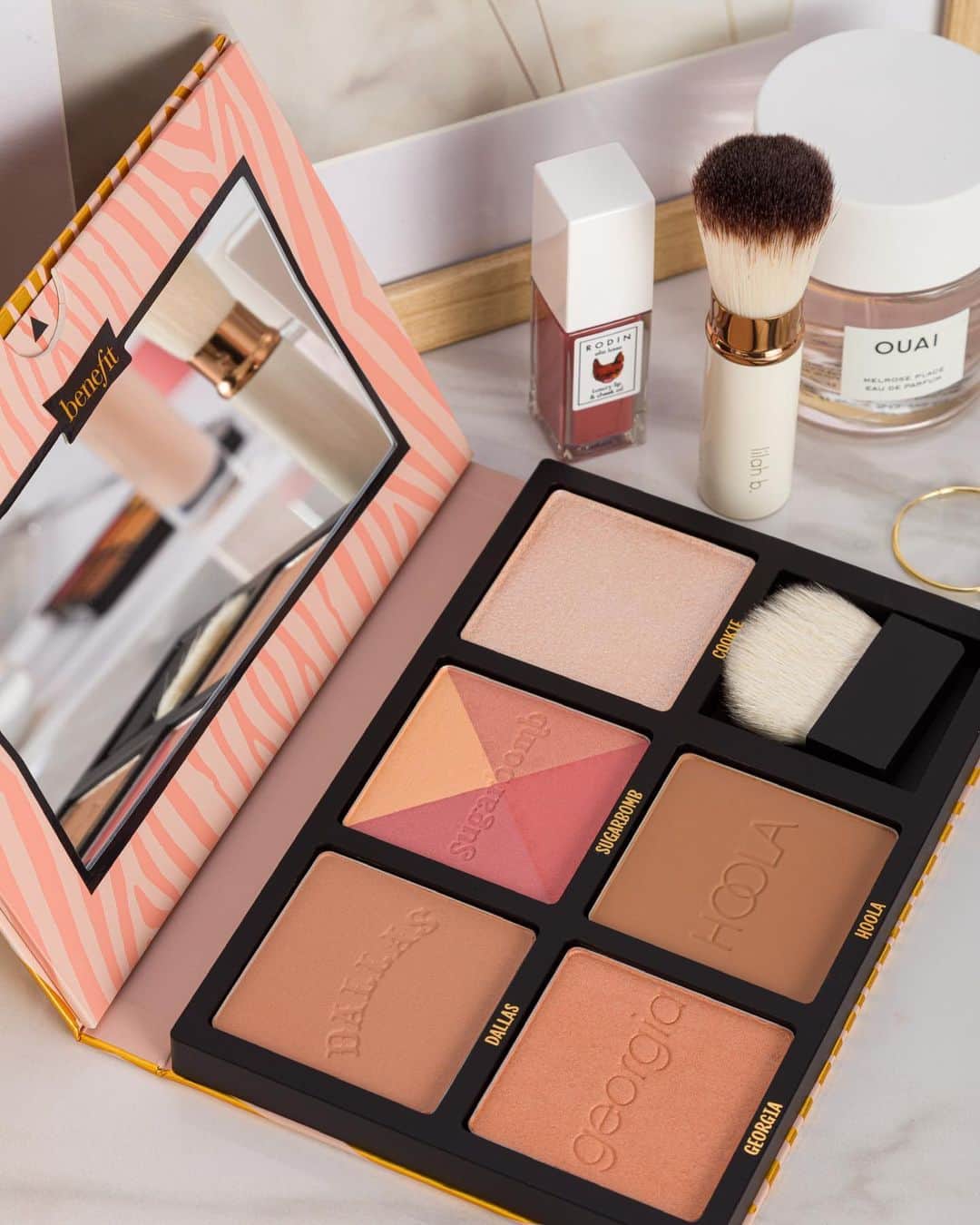 Benefit Cosmeticsさんのインスタグラム写真 - (Benefit CosmeticsInstagram)「Our #cheekstars palette is the prettiest sight on our vanity right now 💕 📸: @revolvebeauty」6月22日 12時55分 - benefitcosmetics
