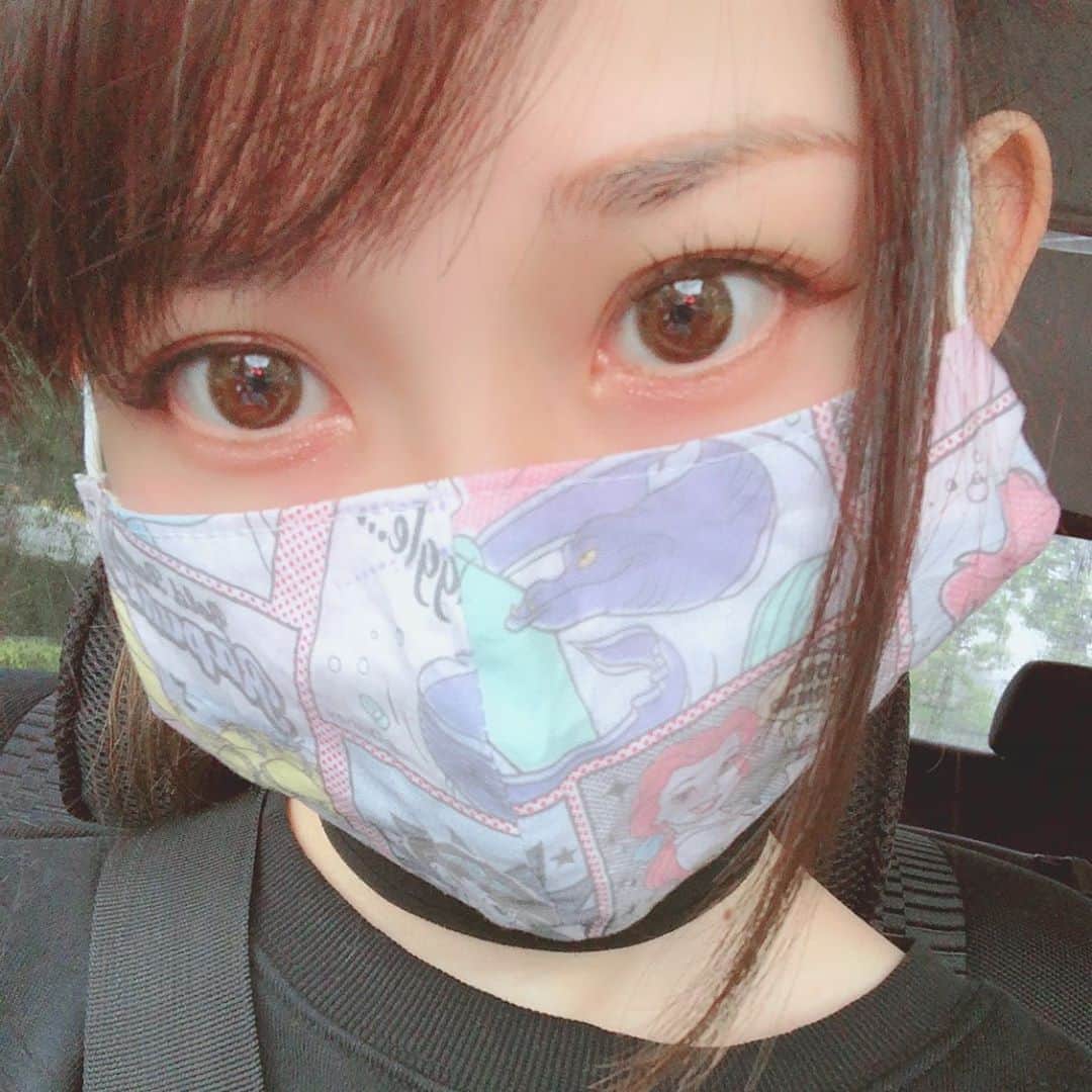 秋田知里さんのインスタグラム写真 - (秋田知里Instagram)「マスク生活、涼しい日はなんともないけどこれから暑くなる日々が怖いのぉ〜」6月22日 12時55分 - akitachisato_official