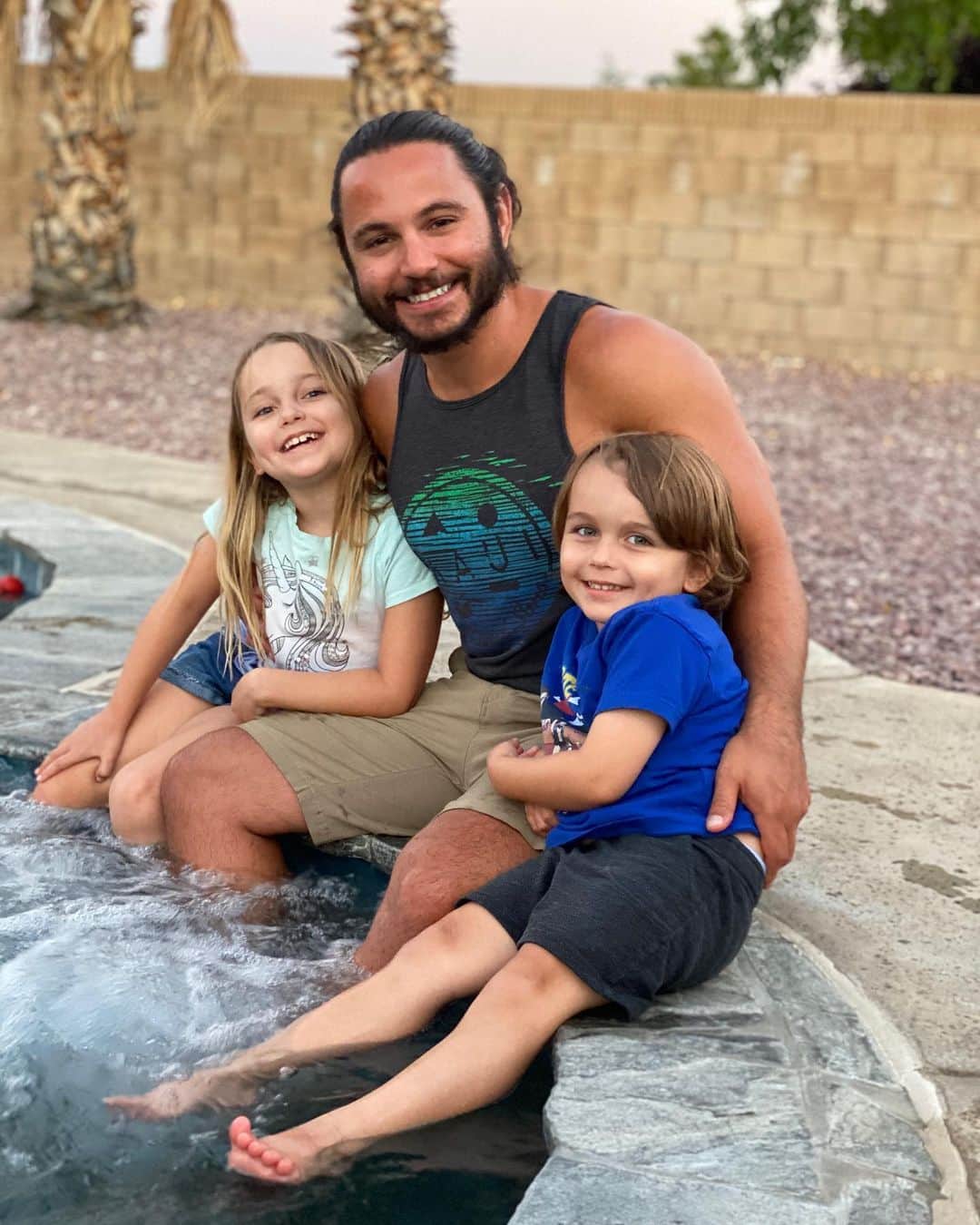 マット・ジャクソンのインスタグラム：「Being a father is the thing I am most proud of. It is not an easy task, but is the most rewarding thing I’ve ever experienced in my life. Happy Father’s Day to all of the great fathers out there!」
