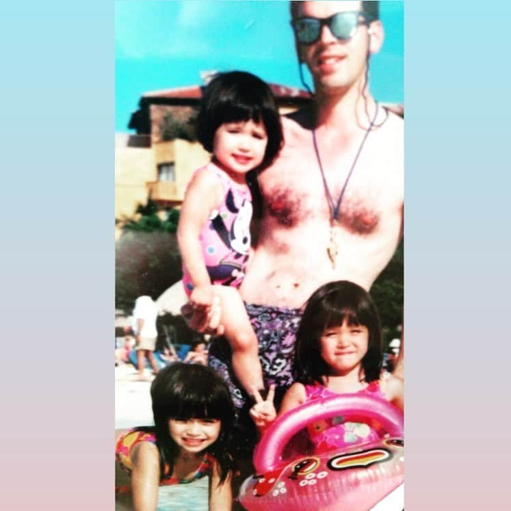 ダンドイ舞莉花さんのインスタグラム写真 - (ダンドイ舞莉花Instagram)「Happy Father’s Day! Guess which one I am!! 父の日。カリフォルニアはまだ日曜日🏝今朝久しぶりでテレビ電話したら、めっちゃカリフォルニア行きたくなった😭😭いつ行けるんだろうね😢  マリカはどの子でしょう〜  #happyfathersday #fathersday #thankyoudaddy #missyou #tokyotocali #父の日 #ありがとう」6月22日 13時46分 - mdandoy18