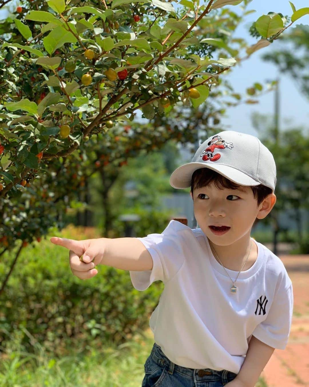 ウンチェさんのインスタグラム写真 - (ウンチェInstagram)「. 요즘 1일 3깡 아니고 , #1일3아이스크림 하시는 분 👦🏻 . . 그 중 한 번은 꼭 , 제티를 우유에 섞섞 후 냉동실행 -  스스로 아이스크림도 만들어 먹고  #다컸네다컸어 🤍 - - - - #뜽유 #아들스타그램 #육아스타그램 #세젤귀」6月22日 19時36分 - __leehye