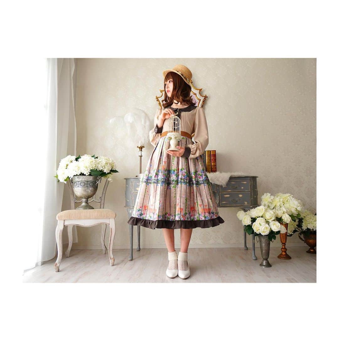 ワンピース専門店 Favoriteさんのインスタグラム写真 ワンピース専門店 Favoriteinstagram 動物の楽園を鳥かご に閉じ込めたアンティークワンピース Http Favorite One Co Jp Ffai015beige