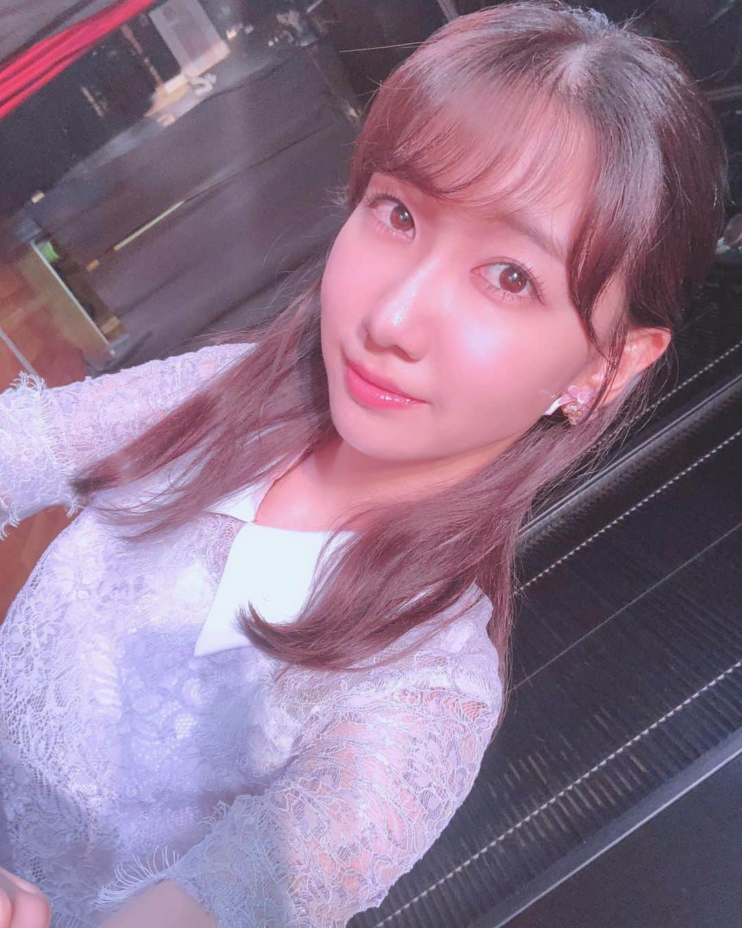 柏木由紀さんのインスタグラム写真 - (柏木由紀Instagram)「. 昨日は数ヶ月ぶりに秋葉原のAKB48劇場で 公演をやらせていただきました！ 久しぶりの公演たのしかった〜☺️ . そして今夜は19時〜！ CDTV ライブ！ライブ！ 生放送ぜひみてくださいませ〜🎵 .」6月22日 15時02分 - yukikashiwagi_official