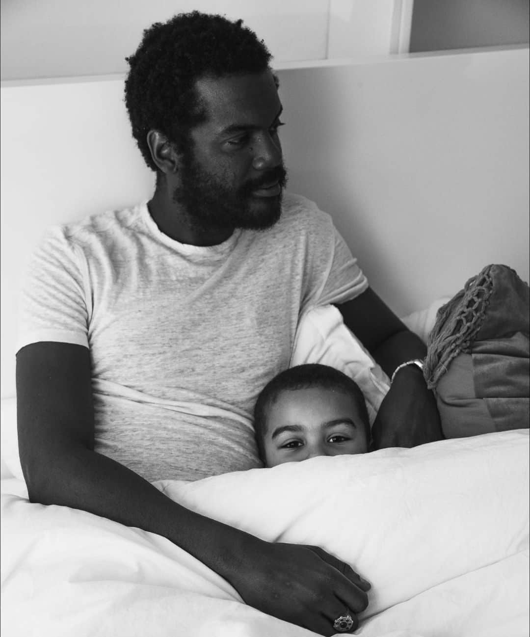 ニコール・トルンフィオのインスタグラム：「Happy Father’s Day to the GOAT, you are so wise, so strong, so loving... you always light up our days and nights. You have exceeded every idea and expectation I had for our children 🙏🏼Knowing our son is learning from a KING 👑 so intelligent, humble and kind, and will grow up to be just like you. That our daughters will have you as an example of what to look for in a man and life partner..... and to my papa, for your strength, love and wisdom, and for showing me what a great man and father look like so that I would also find a great one! We are blessed. Thank you for being you, being our backbone, and the best daddy in the world. We love you @garyclarkjr」