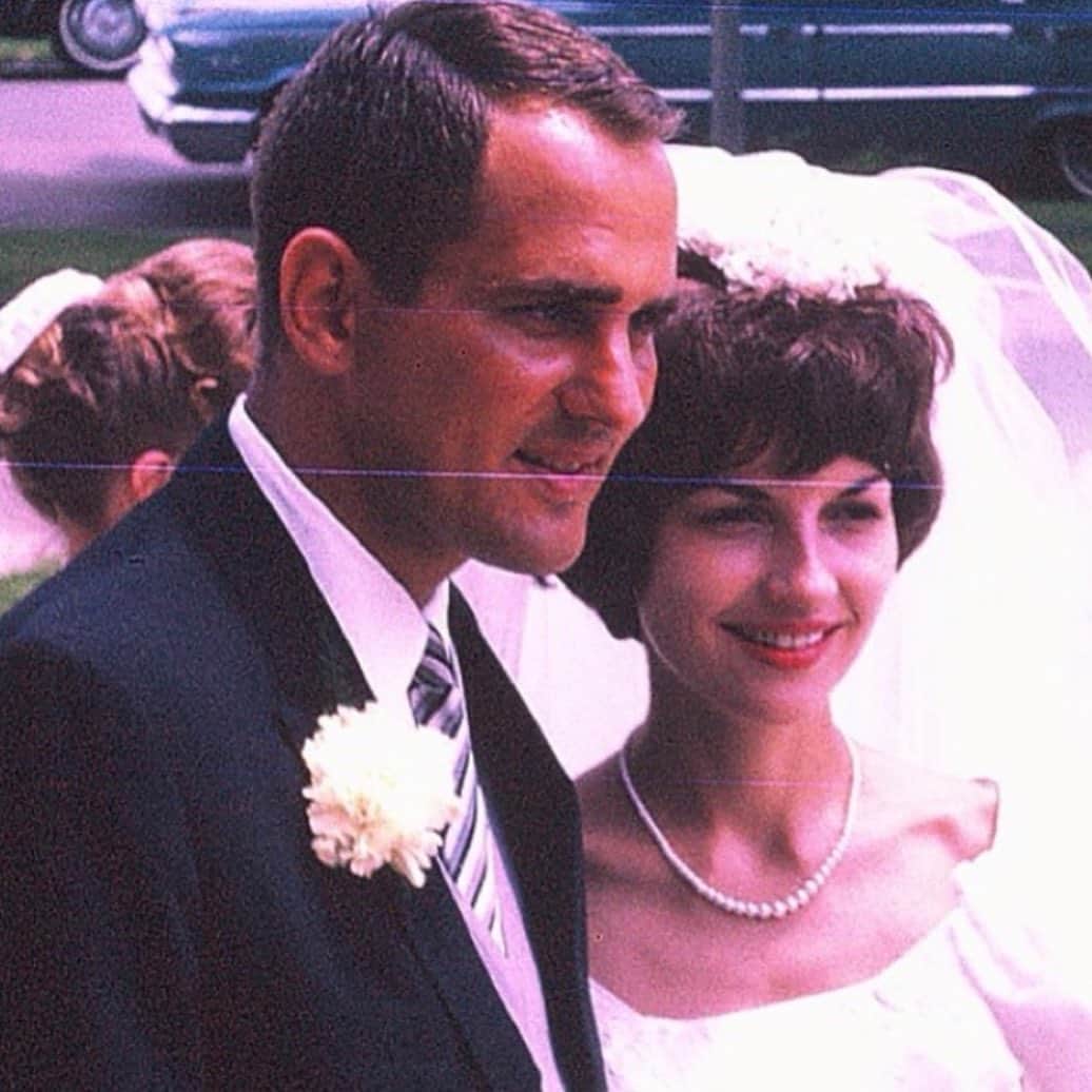 のインスタグラム：「Not a day goes by that I don’t miss you. Thanks for teaching me how to be a dad. Happy Father’s Day in heaven, dad.」