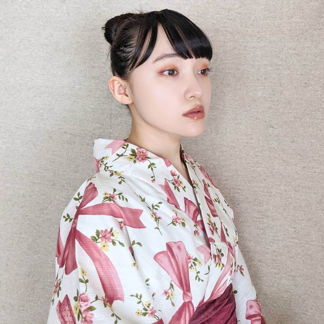 のインスタグラム：「浴衣データ💝 #maisondefleur #おうちdeメゾンドフルール . . . マイブランド『fiocco』お洋服販売中♡ プロフィールのURLからぜひ見てね🎀 #fiocco  #フィオッコ  #ファッションブランド . . . #相川結 #女優 #モデル #フリーランス #フリーモデル #サロンモデル #サロモ #美容 #メイク #ファッション #撮影 #低身長 #セルフポートレート #自撮り #セルフィー #浴衣」