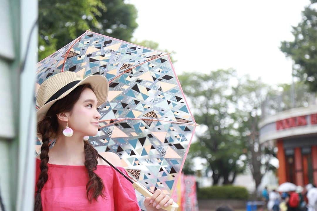 太田麻美さんのインスタグラム写真 - (太田麻美Instagram)「☂️☔️ #portrait #shooting #photography #photo #rain #rainyday #wetday #umbrella #ポートレート #雨 #雨の日」6月22日 16時10分 - asami0523