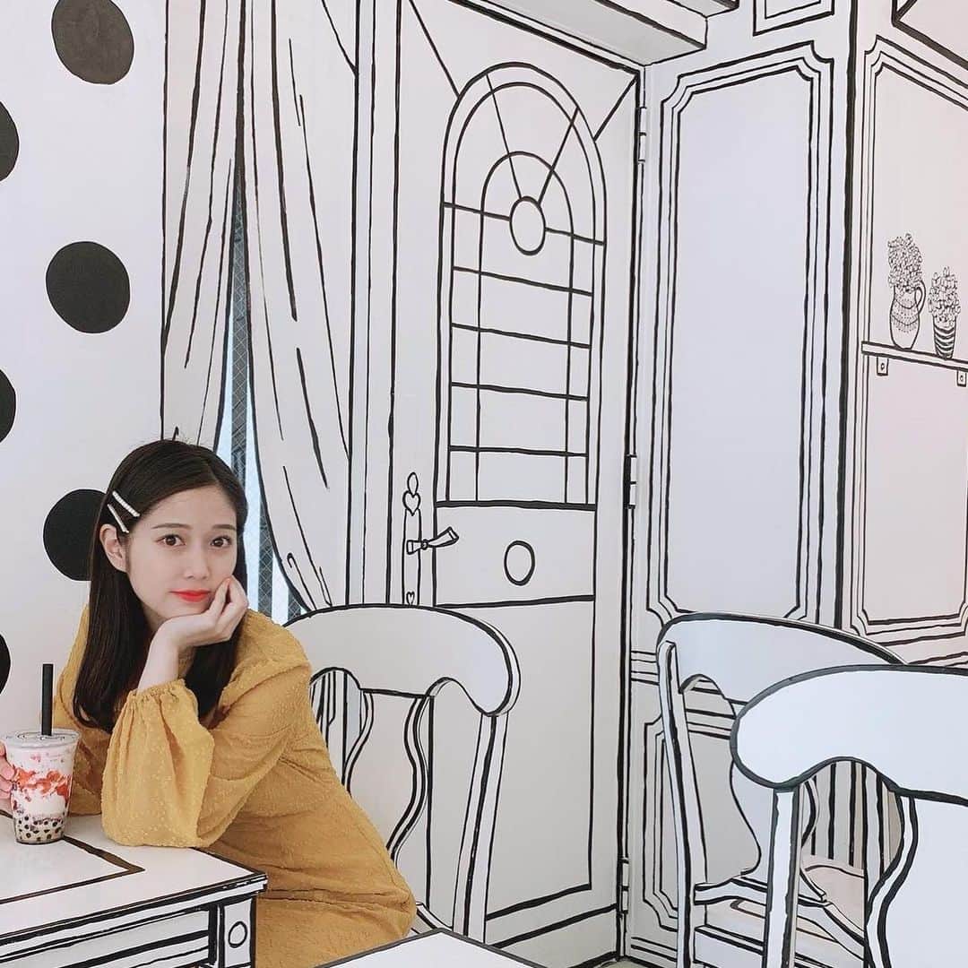 谷本安美さんのインスタグラム写真 - (谷本安美Instagram)「*﻿ 2DCafe﻿ 新沼希空ちゃんと🐈❤︎﻿ 絵本の中の世界みたいで﻿ 不思議な感覚を味わえました‼︎ ﻿ ﻿ カフェ巡りはお好きですか？﻿ ﻿ *﻿ ﻿ @honeymihoney_official で買った﻿ @thefifthlabel というブランドのお洋服です﻿ ﻿  #ハロプロ #つばきファクトリー ﻿ #新沼希空 #谷本安美 #あんみぃ #アイドル #idol #カフェ #cafe #2dカフェ #フォトスポット #新大久保 #カフェ巡り #タピオカ #ストロベリーミルク﻿ #honeymihoney #ハニーミーハニー  #thefifthlabel #fashionpost #ootd﻿ #フォロー #follow #followme﻿」6月22日 16時33分 - ami_tanimoto.official