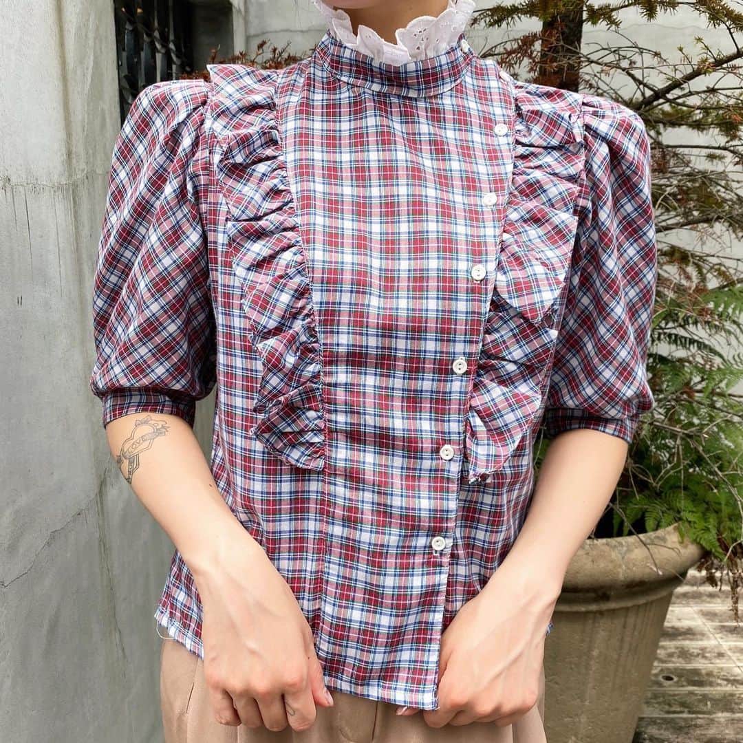PUNK CAKEさんのインスタグラム写真 - (PUNK CAKEInstagram)「•embroidery lace up denim dress【SOLD】 •frill stand collar check puff sleeve blouse【SOLD】 #harajuku #vintage #vintageclothing #punkcake #原宿 #原宿古着屋 #東京古着屋 #古着 #古着コーデ #古着女子 #古着屋巡り #レディース古着」6月22日 16時53分 - punk_cake
