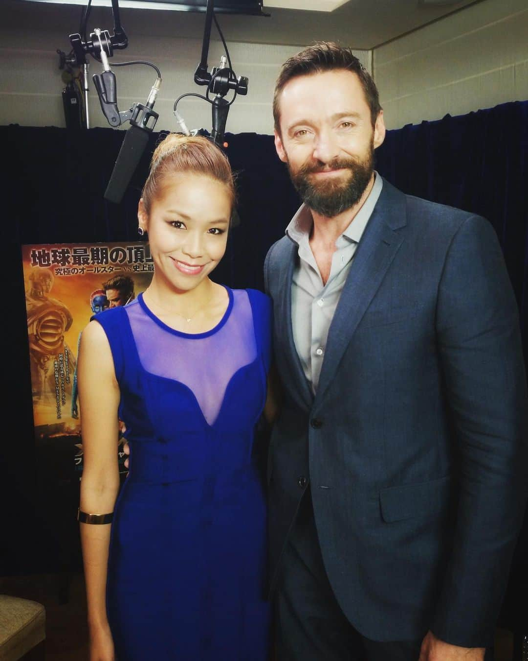 坂倉アコさんのインスタグラム写真 - (坂倉アコInstagram)「6 years ago today✨﻿ w/ the legend @thehughjackman ❤️❤️❤️﻿ ﻿ いつも穏やかで、本当に謙虚で目をしっかりみてお話をしてくれるのが、とっても印象的なヒュー・ジャックマン🥰﻿ ﻿ 6年前、2014年、X-MENのジャンパンプレミアでの一枚📷 ﻿  ヒュー・ジャックマンと言えば、グレイテスト・ショーマンもメッセージがいっぱい詰まってて、すっごく良かったですね🙌 ﻿ ﻿ #timetoreflect #goodtimes #work #tvpresenter #hughjackman #moviestars #actor #hollywood #foxjapan #foxbackstagepass #ヒュージャックマン #ジャパンプレミア #グレイテストショーマン」6月22日 17時18分 - akosakakura