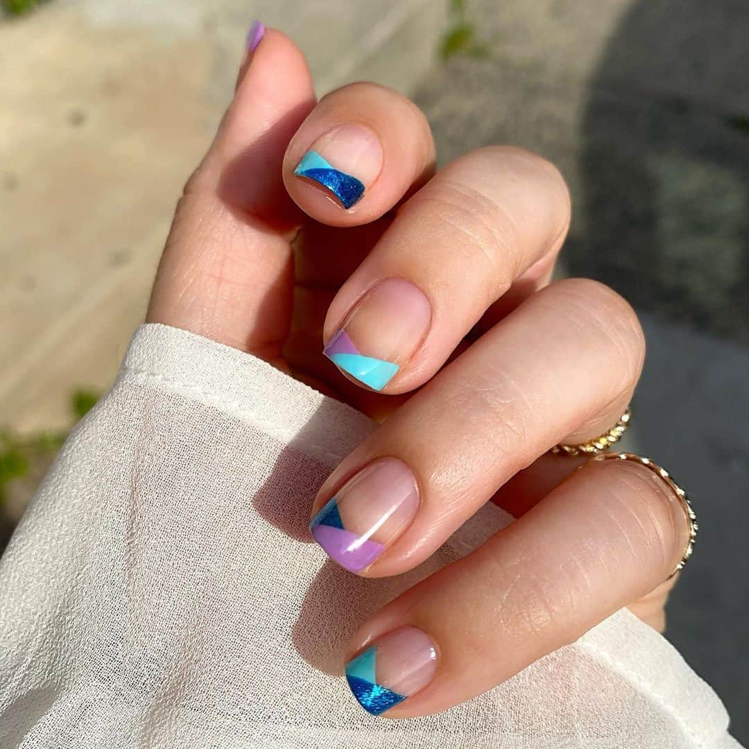 Soniaさんのインスタグラム写真 - (SoniaInstagram)「Mermaid French tips 🌊 I partnered with @sinfulcolors_official to create this easy look, featuring SinfulColors Sinful Shine in Caribbean Cool, Pragmatic and Shimmarine💜 their long wearing formula and on-trend colors are perfect for summer, and the Sinful Shine topcoat made my nails super glossy✨ Best of all they’re affordable and can be found at @walmart 🙌🏼 Check out my stories to watch the tutorial✨ #ad #xoxosinfulcolors」6月23日 3時34分 - badgirlnails