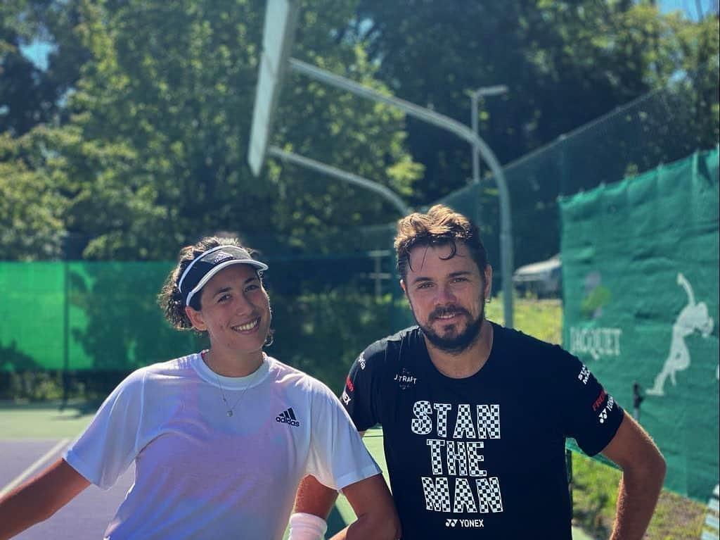 スタニスラス・ワウリンカさんのインスタグラム写真 - (スタニスラス・ワウリンカInstagram)「Hot and humid with Mugu 🌶💦🔥☀️🎾♟ #mugu #doubletrouble #stantheman #hardwork」6月23日 3時39分 - stanwawrinka85