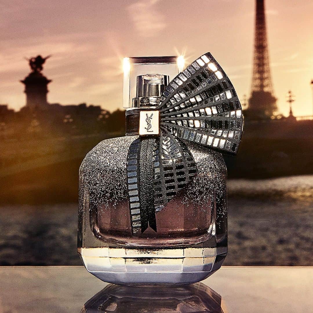 Yves Saint Laurent Beautyさんのインスタグラム写真 - (Yves Saint Laurent BeautyInstagram)「Enjoy the sexy bouquet of floral notes, as grand as the Eiffel Tower, in a brand new limited edition bottle, designed by singer and actress Dilraba Dilmurat. At nightfall, delicious red fruit notes are sublimated by elegant peonies and mysterious daturas. A subtle declaration of love, in a glamorous new design. @dilrabaxx63 @saywho.fr @_paulfranco_ MON PARIS DILRABA COLLECTOR #yslbeauty #monparis #fragrance #monparisjetaime"」6月23日 3時59分 - yslbeauty