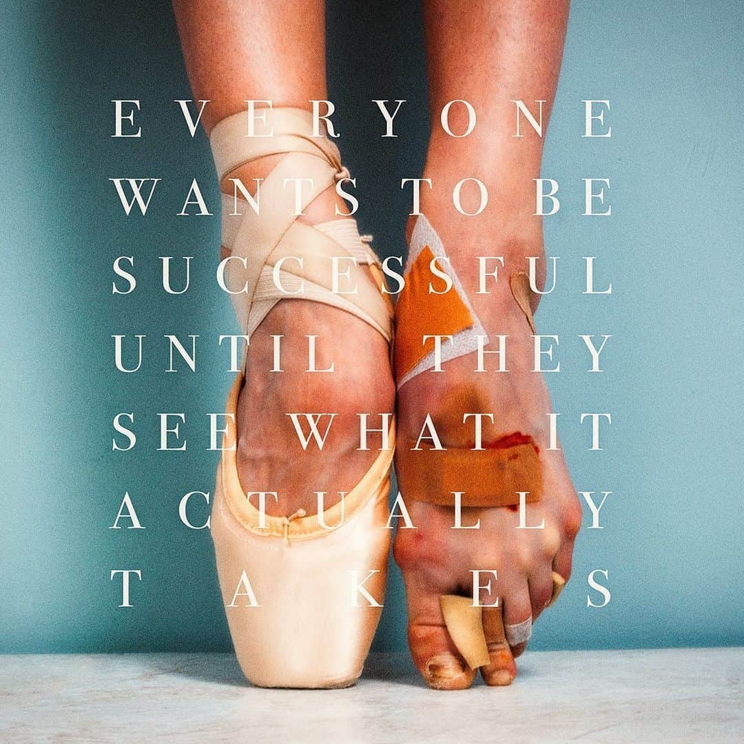 タイラー・シールズのインスタグラム：「Success comes at a price but the pay off is well worth the pain. This image has been shared millions of times and has gone so far most people don’t even know I took it, it has been made into a meme and a symbol of hard work. I would not be where I am today without hard work, when I was starting out to say I was broke would be an understatement, but even now I work harder not because I have to but because I want to, I strive for greatness, and the only person who I am accountable to is myself. What does this image say to you?」