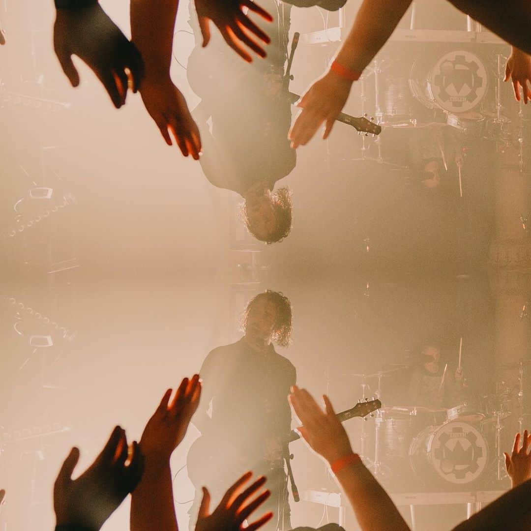 ブランドン・フーバーさんのインスタグラム写真 - (ブランドン・フーバーInstagram)「A lot of you keep asking when we’ll be able to tour again. The fact is, I have no fuckin clue. Every band / artist is just as confused as you are. I’m hoping we aren’t stuck at home til 2021! Until we are given more info...I shall reminisce 😪」6月23日 4時11分 - brandonhoover