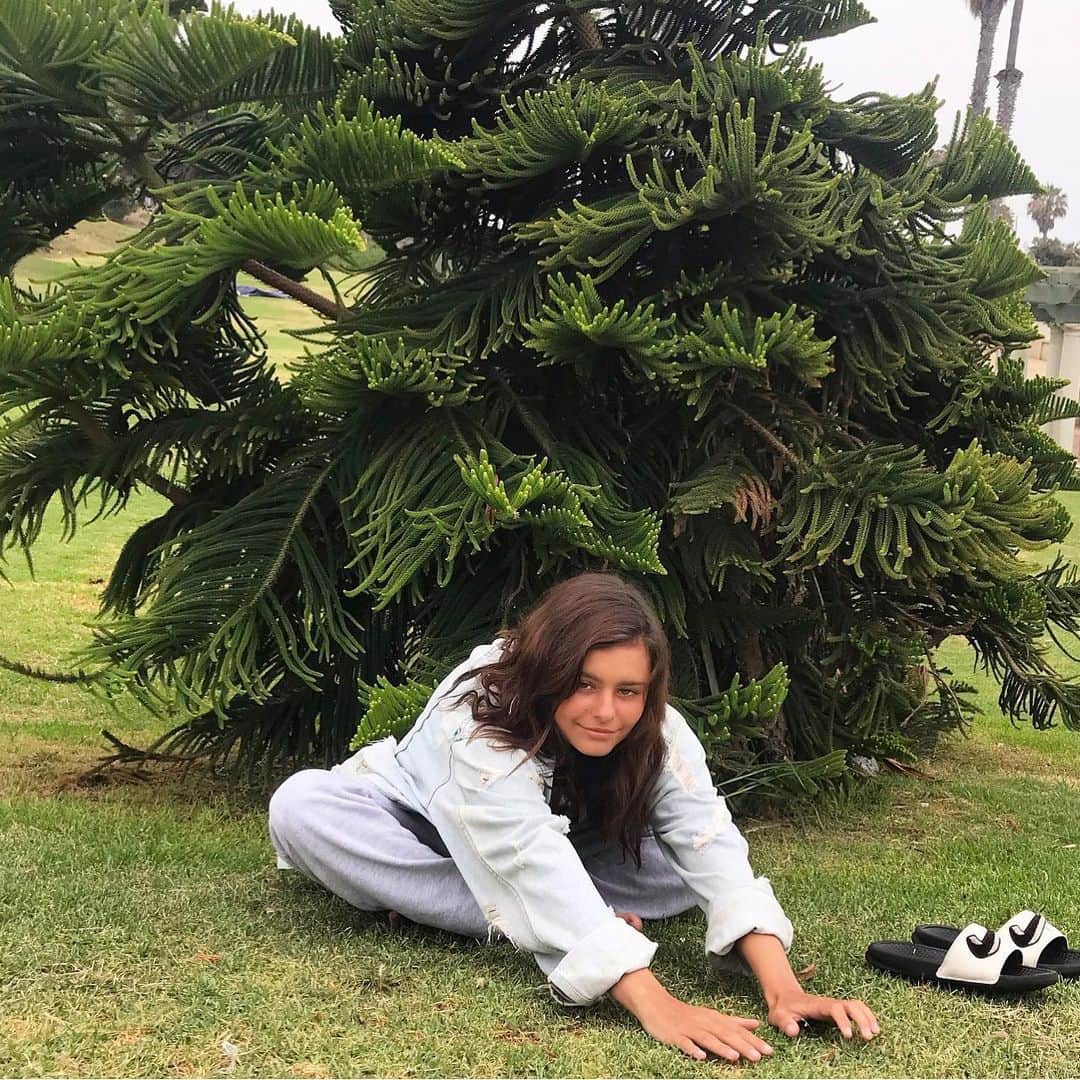 ジャッキー・リーのインスタグラム：「The calm before my unemployment runs out」