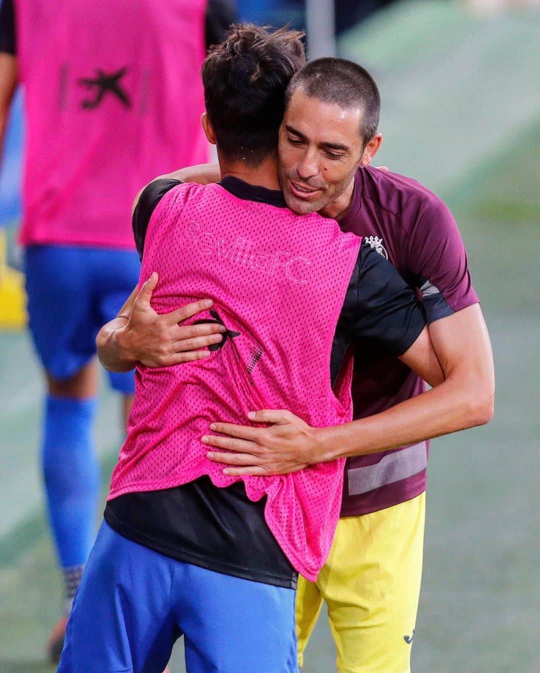 LFPさんのインスタグラム写真 - (LFPInstagram)「Everybody's happy because Bruno's back! 😌 • ¡Bruno ha vuelto y todo el mundo se alegro por ello! 💛 • #LaLiga #LaLigaSantander #Football #Villarreal #SevillaFC」6月23日 4時28分 - laliga