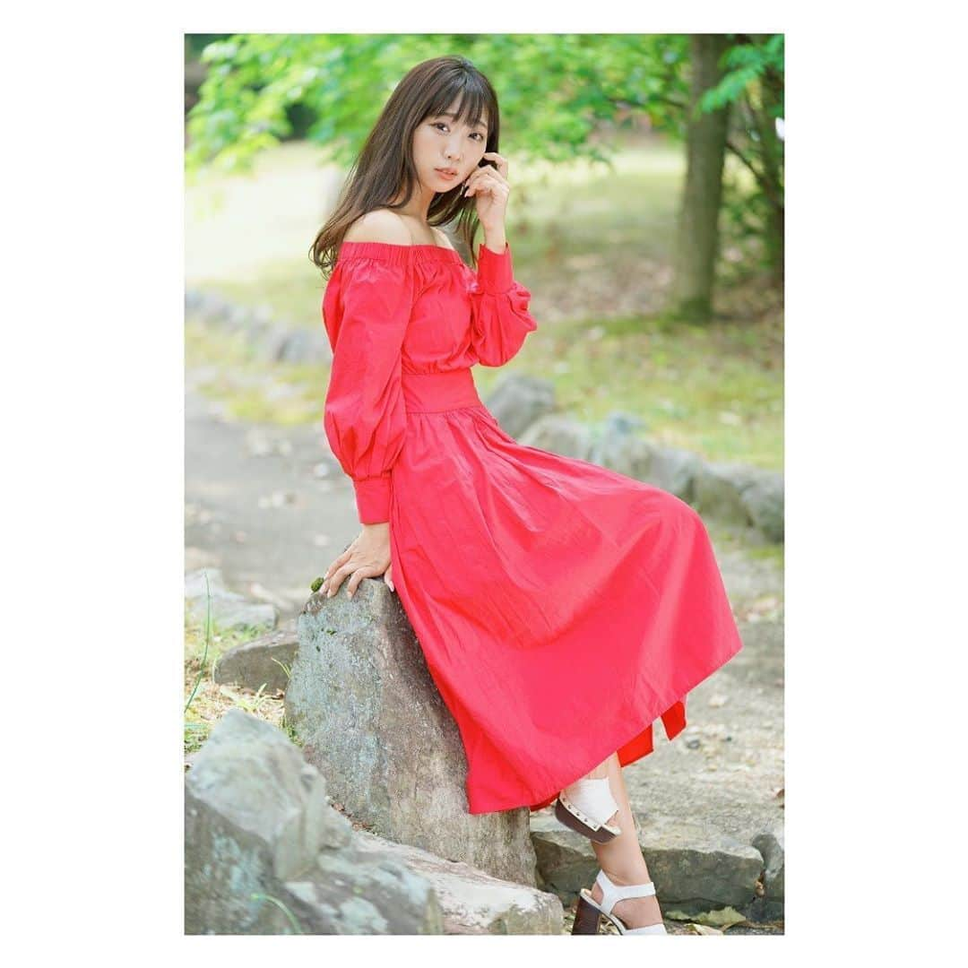 肥川彩愛さんのインスタグラム写真 - (肥川彩愛Instagram)「． ． ． 携帯が壊れたので、、 iPhoneXS👉iPhone11proに📲 ． ． タピオカメラで写真撮るの楽しみ🥰❣️ 早くお出かけしたいっ💗 ． ． 無事にデータも全部移行できて一安心😚 ． ． ． #可愛い女の子 #自撮り #グラビアアイドル  #私服 #randa #ランダ #ワンピース　 #美女 #ビジョビ #偶像 #アイドル #gravure #gravureidol #팔로우 #소통 #일상 #몸스타그램 #일본 #얼스타그램  #수영복 #화보 #모델 #귀여운 #여자 #粉我 #赞」6月22日 19時44分 - ayame_1108