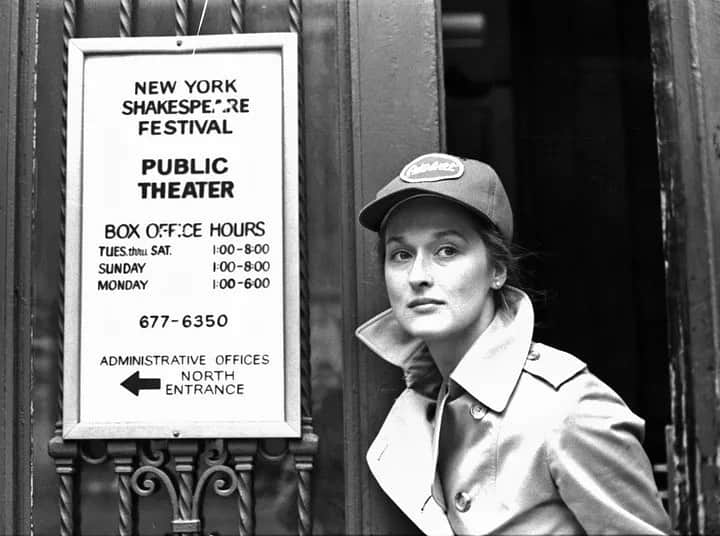 Vogue Parisさんのインスタグラム写真 - (Vogue ParisInstagram)「A (very) multi award winning actress and committed feminist, Meryl Streep earns the appellation of icon ten times over. Today we wish the happiest of birthdays with this shot in New York in 1979. With roles ranging from Miranda Priestly to Mamma Mia matriarch Donna Sheridan, let us know which is is your favorite in the comments.  Photo by Jack Mitchell. #MerylStreep」6月22日 20時00分 - voguefrance