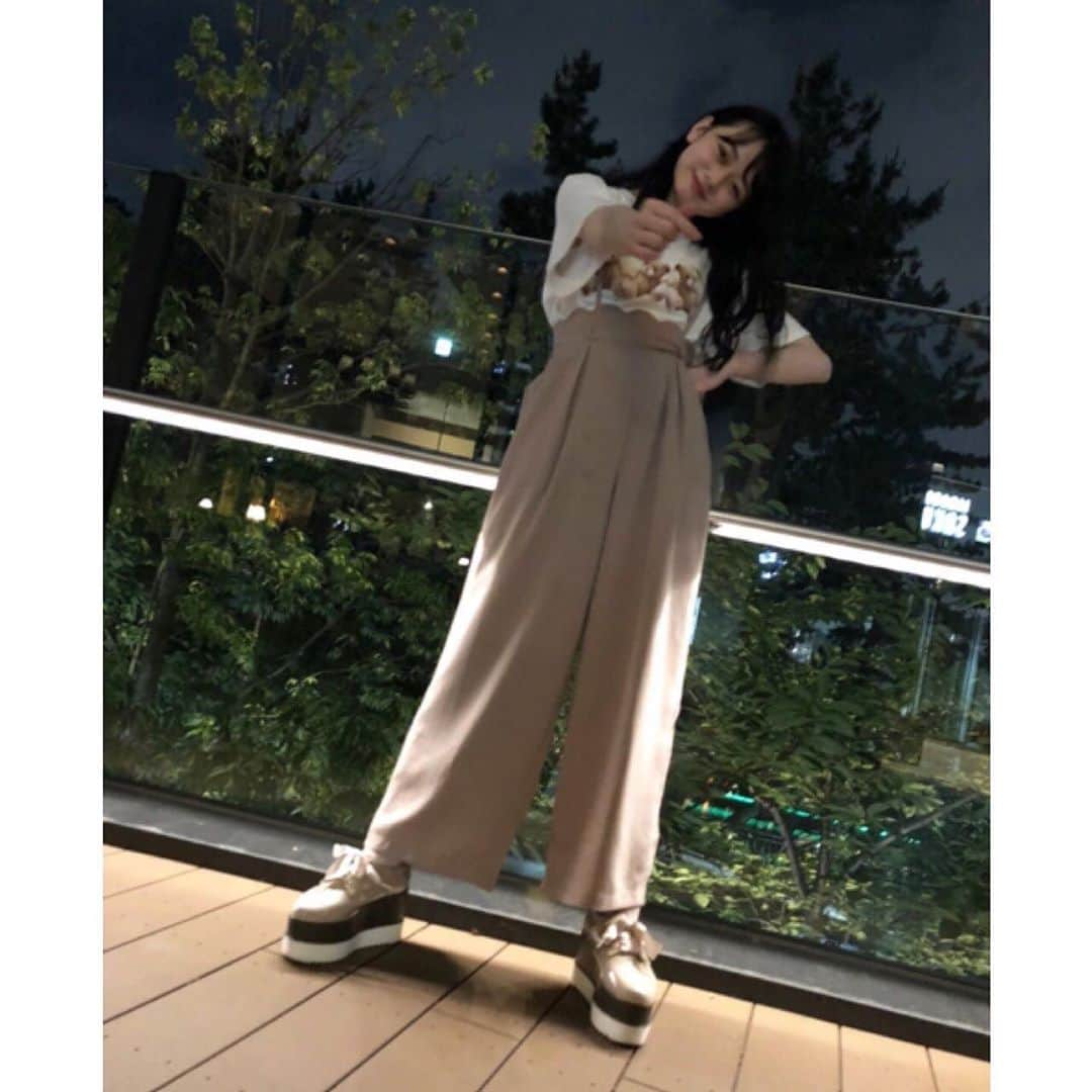 高比良由菜さんのインスタグラム写真 - (高比良由菜Instagram)「･ 自撮りと他撮り📷🦖 ⋆͛ ･ 今日も暑いねσ(∵`) ゆなは今ソフトクリーム 食べたい気分🍦💗 ❤︎ ❤︎ #高比良由菜 #自撮り#他撮り#photo #アイス#ソフトクリーム」6月22日 20時01分 - yuna_takahira_official