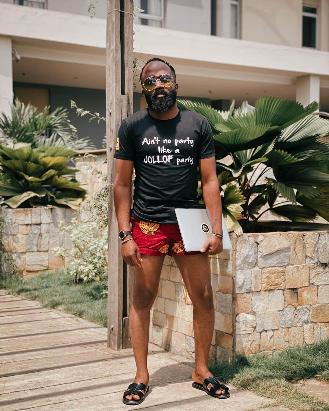 ノーブル・イグウェさんのインスタグラム写真 - (ノーブル・イグウェInstagram)「Few Men are blessed with Beard & Good legs. Now, imagine one bearded,fine-ass legs and stylish. Two MCM joined together could never. #style #stylevitae #lifestyle #mensfashion」6月22日 20時01分 - noble_igwe