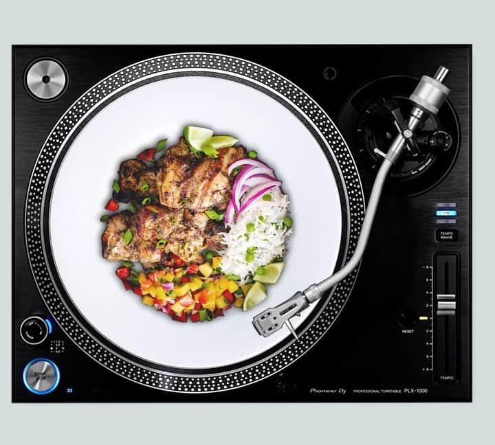 DJ SOULJAHのインスタグラム：「2nd Time IG Live w/ @tarantula_mc  5月末に @novol とART x Musicというテーマで コラボレーションを行い反響を得たIG LIVE 企画第2弾 次なるテーマは「GOURMET “グルメ”」 . 今回のパートナーは、アーティストであり料理人でもある @tarantula_mc 氏をお迎えします。  ライブで振る舞う世界各地の料理に音楽で味付けをする Food x Music コラボレーション企画 更に親交の深い友人達を当日招いて 出来上がった食事に舌鼓を打ってもらう1時間 是非 当日 インスタグラムへ覗きに来てください！  Food & Music Session GOURMET “IG LIVE EDITION”  DJ SOULJAH x TARANTULA & Friend$  2020.06.29 [Mon] 21:00pm - 22:00pm on IG Live . *PCの方はChromeよりインスタグラム ライブ観覧可能  Supported by  @counterclub_simokitazawa @tacosway_toranomon @hooky.official @ortofon.jp  @pioneerdjjpn @mine_stacks  @ogata.yenjoy.hiroyasu #SHURE #Tap  yamawa https://www.yamawa-maguro.co.jp/」