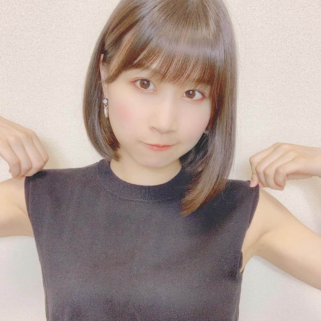 のインスタグラム：「😏😏 . 大好きなノースリーブの季節がやってきました💓 新しいノースリーブの服も買いたいなあ🥳 .」