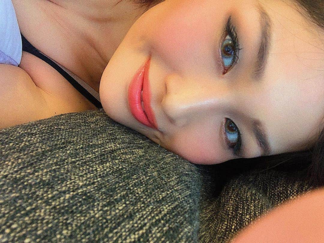 のインスタグラム：「smile:) でも雨は嫌だな〜〜🌀 #いつかの #Lip塗ってお出掛けしたい #お洒落してpartyしたい #三密って楽しいことばっかりやん」