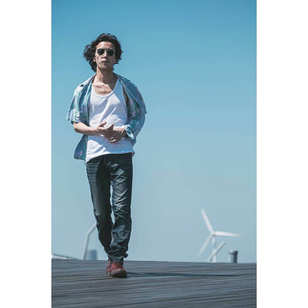 のインスタグラム：「. tops : THE NORTH FACE pants(brown) : Wrangler STA-PREST pants  camera : @akira_t_portrait styling : @youngbloods_clothing model : @yuta_okubo  #vintage #fashion #model」