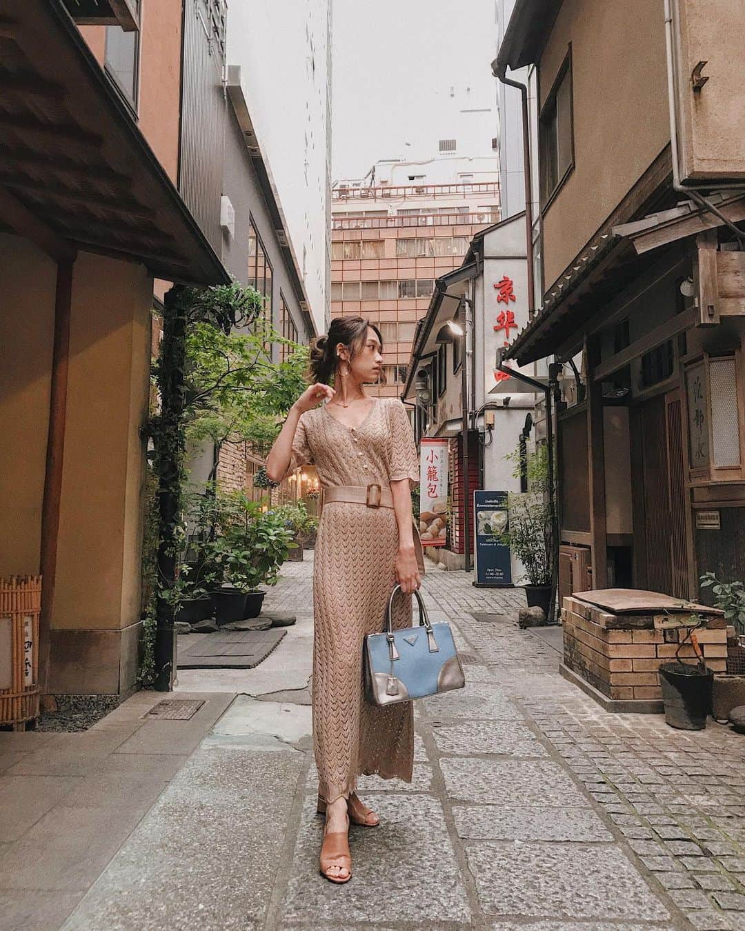 のインスタグラム：「届きましたよんっ🌙🕊 @n_with_official . . . Onepiece ▼ @n_with_official  Bag ▼ @prada . . . #nwith#crochet#crochetonepiece#crochetdress#summer#summerdress#onepiece#ootd#bag#prada#wear#outfit#dress#outfitoftheday#me#エヌウィズ#ワンピース#夏服#夏服コーデ#ワンピースコーデ#クロシェ#クロシェニット#ニットワンピース」