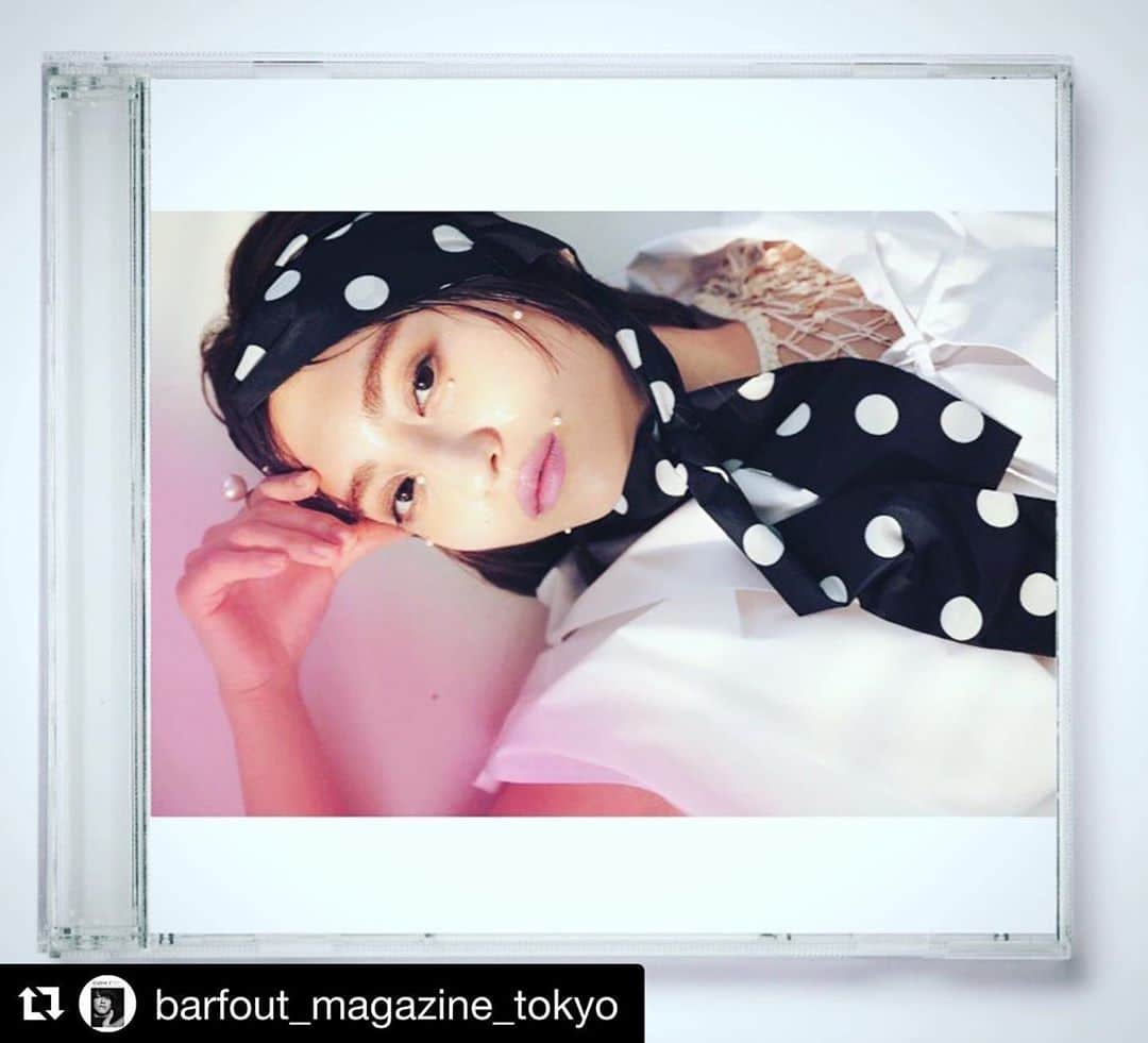 堀田茜さんのインスタグラム写真 - (堀田茜Instagram)「今月のBARFOUT!音楽連載「#nowplaying」わたしが今お勧めするプレイリスト是非聴いてください🔥 apple musicやspotifyでも聴けます🎧  #Repost @barfout_magazine_tokyo with @get_repost ・・・ 19日発売 #BARFOUT! #バァフアウト!7月号、連載「 #堀田茜 と山崎二郎の#nowplaying presented by instaxチェキ」ですが、そして7月号のプレイリストはこんな感じです！（堂前）﻿ ﻿ 『Girls' feelings』AKANE HOTTA﻿ ﻿ ​ 1: UTOPIA / FINLANDS﻿ 2: Highway Cabriolet / 赤い公園﻿ 3:ここじゃない場所 / yonige﻿ 4:リボルバー / yonige﻿ 5:あふれる / tricot﻿ 6:熱帯夜 / SHISHAMO﻿ 7:ロマンス / 羊文学﻿ 9:金木犀の夜 / きのこ帝国﻿ 10:世界が終わる夜に / チャットモンチー﻿  #actress﻿ #fashionmodel﻿ #playlist﻿ #プレイリスト﻿ #instax ﻿ #instaxcamera ﻿ #instaxmini﻿ #cheki ﻿ #チェキ ﻿ #FUJIFILM﻿ #富士フイルム ﻿ #チェキのある生活 ﻿ #マイチェキ ﻿ #miniliplay﻿ #instaxlife﻿ #minilink ﻿ #instaxminilink﻿」6月22日 21時02分 - akanehotta