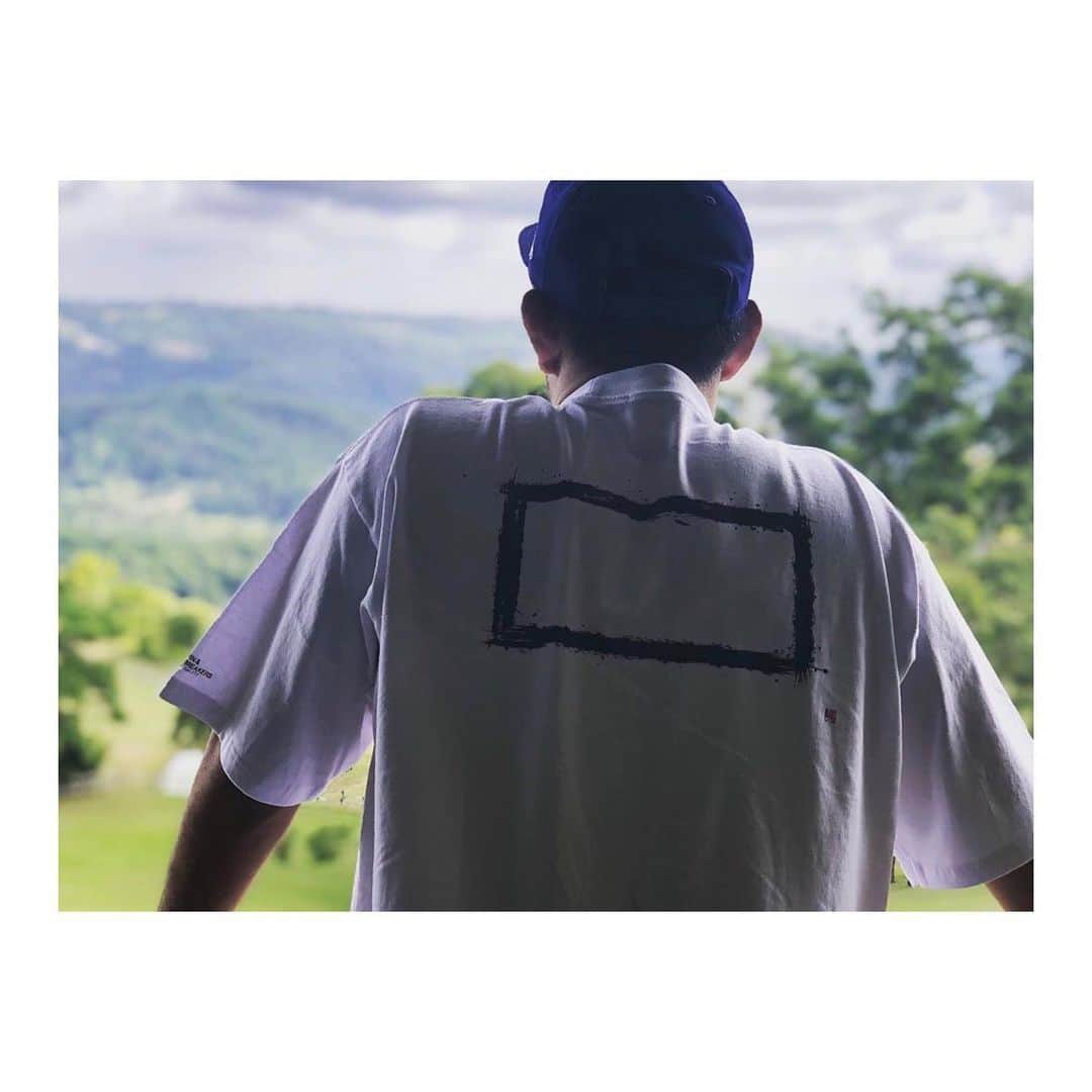 赤間紫動のインスタグラム：「🔥⬜︎🔥﻿ #Repost @yoshibjj﻿ ・・・﻿ Taking a big breath.﻿ botanize.jp﻿ @botanize_official ﻿ @bedwin_official ﻿ #botanize ﻿ #bedwin﻿ #bedwinandtheheartbreakers ﻿ #sogreen﻿ #maleny」