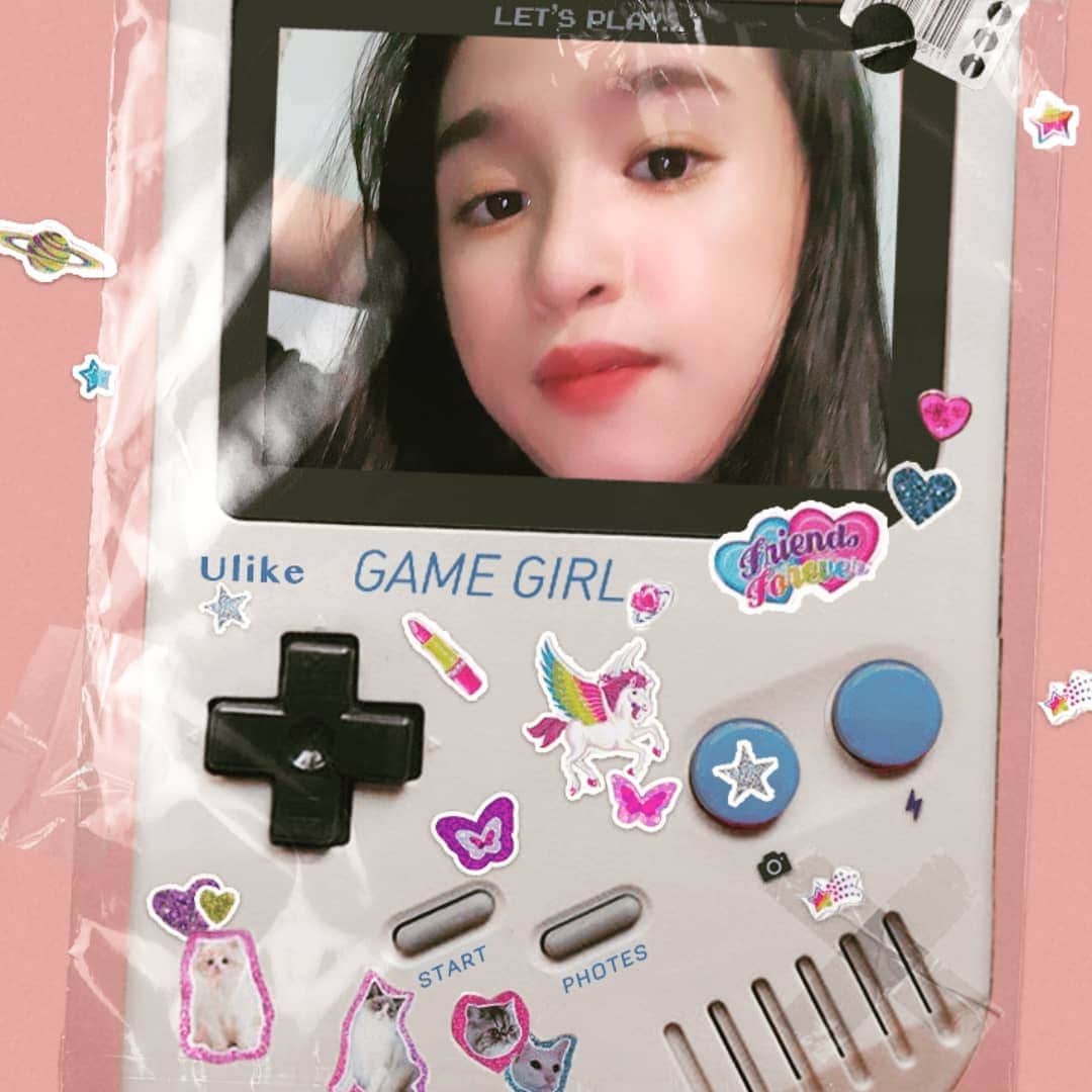 hina_officialのインスタグラム：「giận trời sáng nắng chiều mưa giận cậu lâu vậy vẫn chưa yêu mình...」