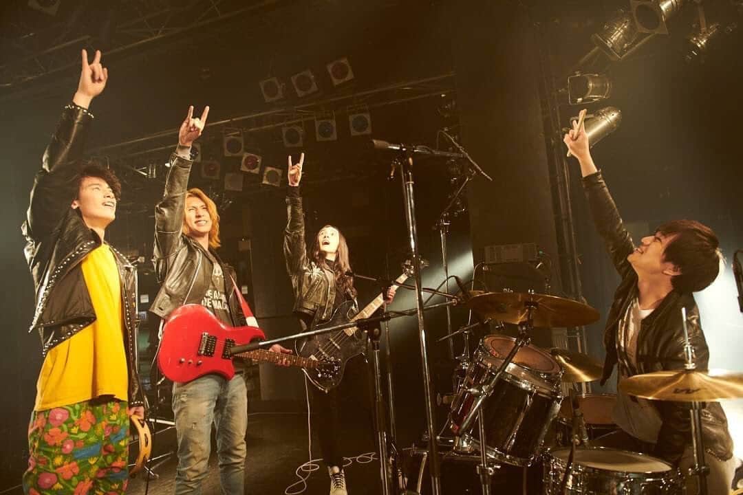 【公式】正しいロックバンドの作り方のインスタグラム
