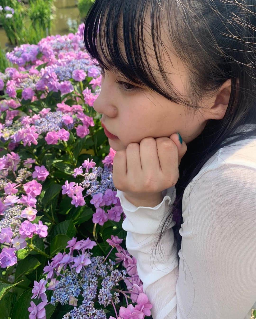 村川緋杏さんのインスタグラム写真 - (村川緋杏Instagram)「すぐ不機嫌になっちゃうんだけど . . 5秒後には笑顔になるから . 許してね😞🍧 . . 一緒にアイスクリームでもたべよ🍦 . . #太宰府天満宮 #大宰府 #太宰府駅 #あじさい #紫陽花 #情緒不安定 なんです笑 #安定」6月22日 22時18分 - murakawabibiann