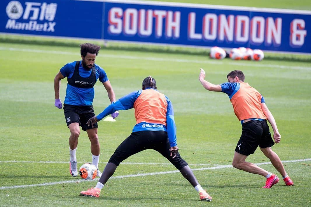 ママドゥ・サコーさんのインスタグラム写真 - (ママドゥ・サコーInstagram)「Ready for the next game !! ⚽️🔴🔵 #TeamSakho #CPFCFamily @cpfc」6月22日 22時34分 - mamadousakho