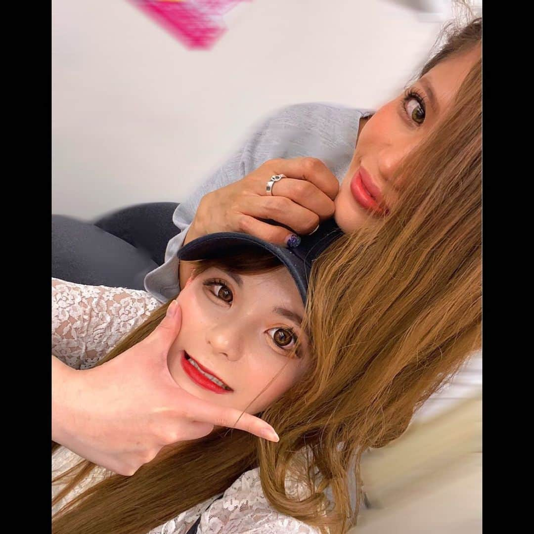 美神れおなさんのインスタグラム写真 - (美神れおなInstagram)「#タイムラグ投稿  三苫愛(@aiyang9)と私。  2020年何故か愛ちゃんとの写メの時大概酔ってるんだが🤔なぜだ！ 2020ねん。  #新宿#歌舞伎町#キャバクラ#キャバ#キャバ嬢#シャンパン#クラキャバ#クラブ#着物#kimono#南十字星#三苫愛#美神れおな#れおな氏#マツエク#アイリスト」6月22日 22時38分 - reona1291