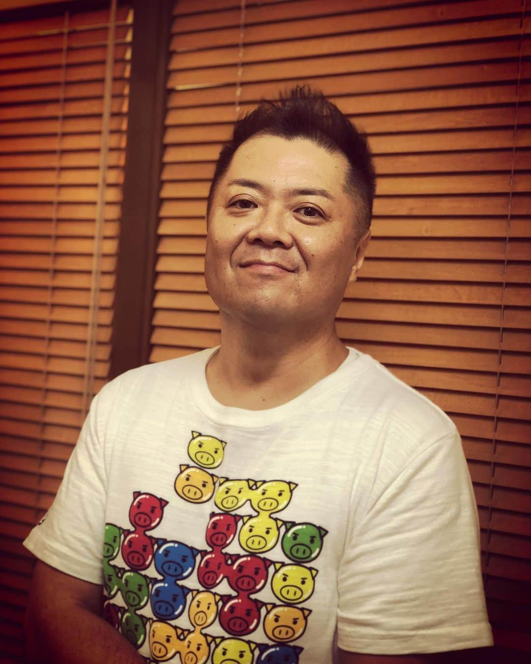 杉本知香さんのインスタグラム写真 - (杉本知香Instagram)「ぷよぷよかと思ったら ぶよぶよTシャツ🐷❣️可愛い😍  #中目黒美容室  #ブラマヨ小杉#ブラックマヨネーズ#小杉竜一 #毛なっしー#モニタリング#ホンマでっかtv #アメトーーク#薄毛バレたくない芸人 #村上マヨネーズのツッコませて頂きます  #薄毛#ハゲ#バレバレ#砂鉄#扇子 #黒い炎#二人三脚#サイドの生え癖強い #ダイエット#高脂質食ダイエット #糖質制限#炭水化物制限 #TAKAHIRO」6月22日 22時52分 - sugimotoc