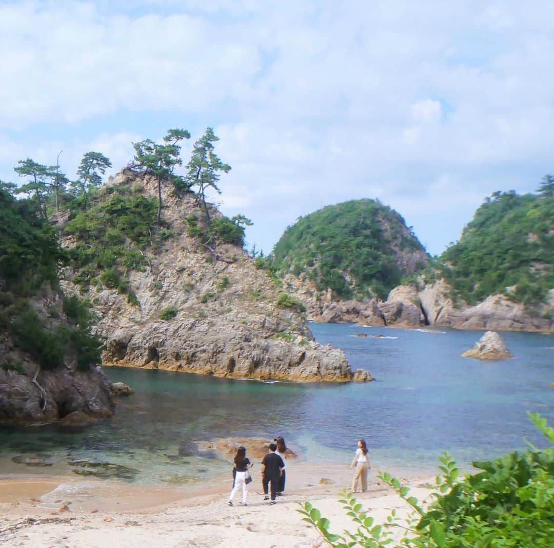 しゃらのインスタグラム：「幼馴染を遠くから撮った。 ・ ・ ・ #浦富海岸#鳥取#カメラこわれた感 #tottori」