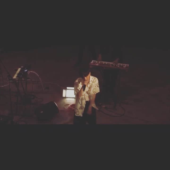 BASI（バシ）のインスタグラム：「🎠🌹」