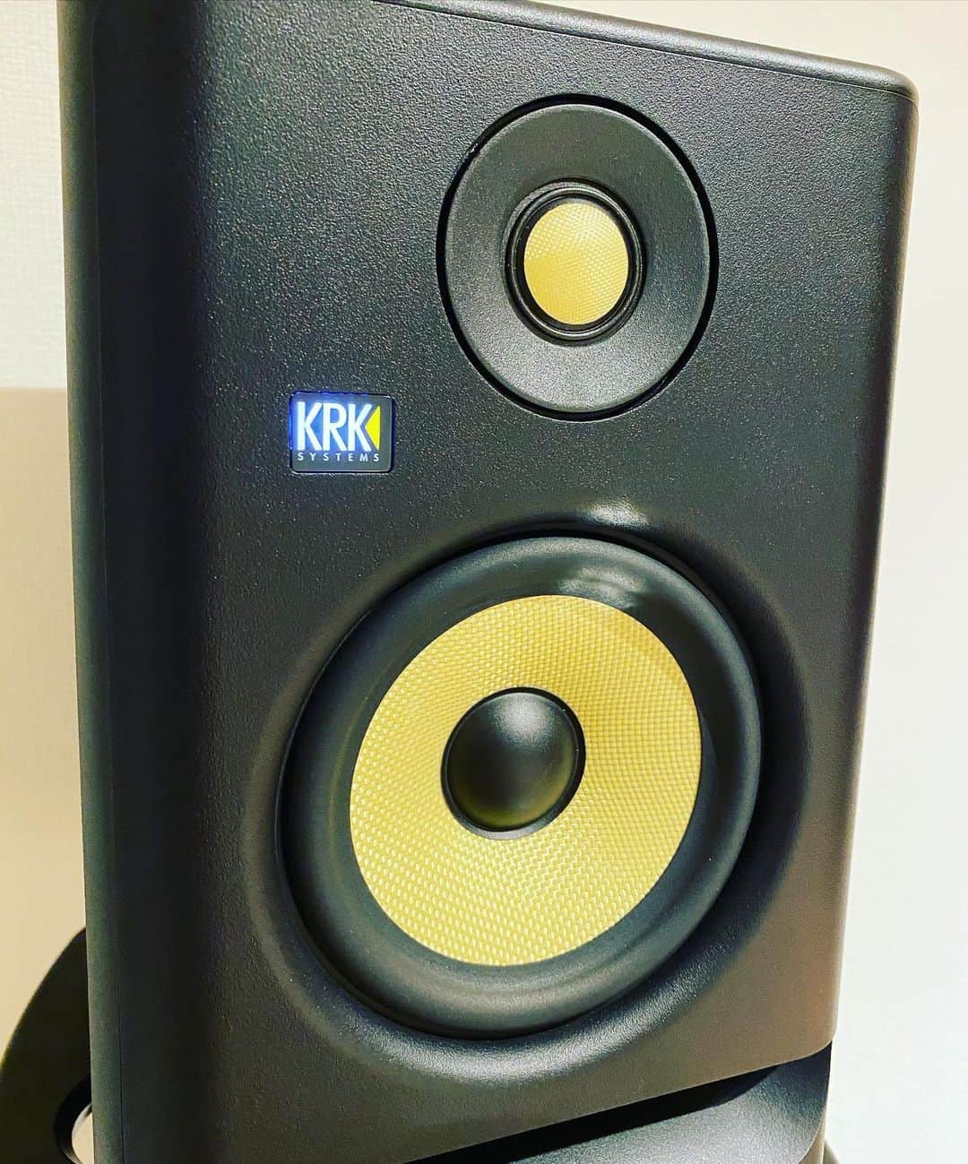 亜沙さんのインスタグラム写真 - (亜沙Instagram)「KRKのスピーカーなかなかええやないの ٩( ᐛ )و」6月22日 23時38分 - asa.bassist