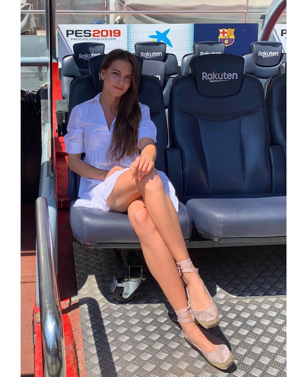 Karolina Bojarさんのインスタグラム写真 - (Karolina BojarInstagram)「Team manager 😎⚽️ • #estadio #bench #girlboss #summer #brunette #football #referee」6月22日 23時54分 - bojarmeow