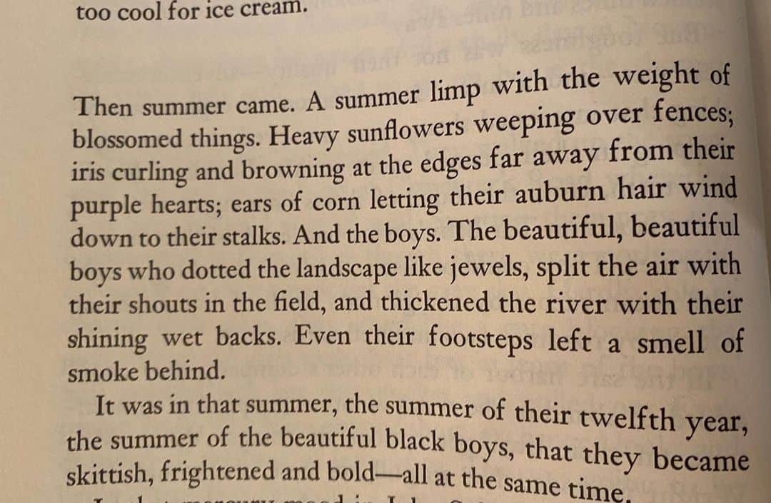 ジョン・ロス・ボウイさんのインスタグラム写真 - (ジョン・ロス・ボウイInstagram)「#NR SULA by Toni Morrison. Two paragraphs that yank you into a summer in rural Ohio.」6月23日 0時01分 - johnrossbowie