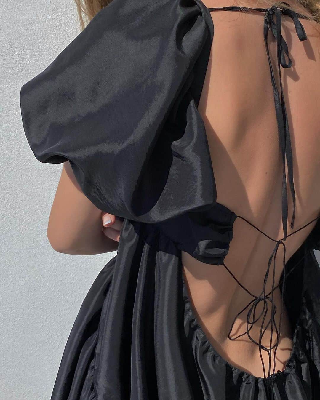 Mathilde Goehlerのインスタグラム：「@ceciliebahnsen 🖤」