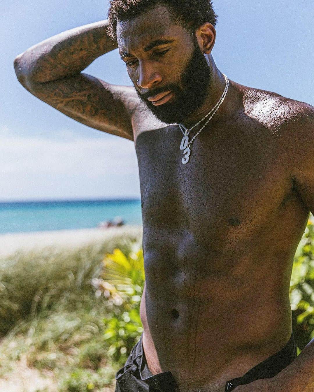 アンドレ・ドラモンドのインスタグラム：「Remember the other day I asked about modeling ........ welp prepare for y’all timeline to be flooded 😌😂 Drop a 🤍🦋 in the comments if you like it」