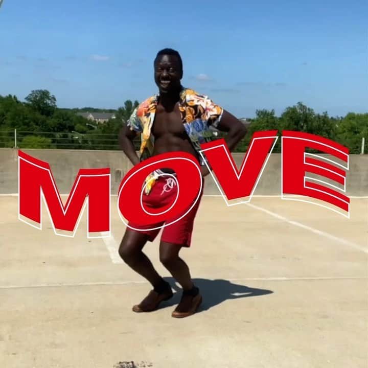 デシグアルのインスタグラム：「This is how we feel when we come back from the Desigual sale #moveyourculo」