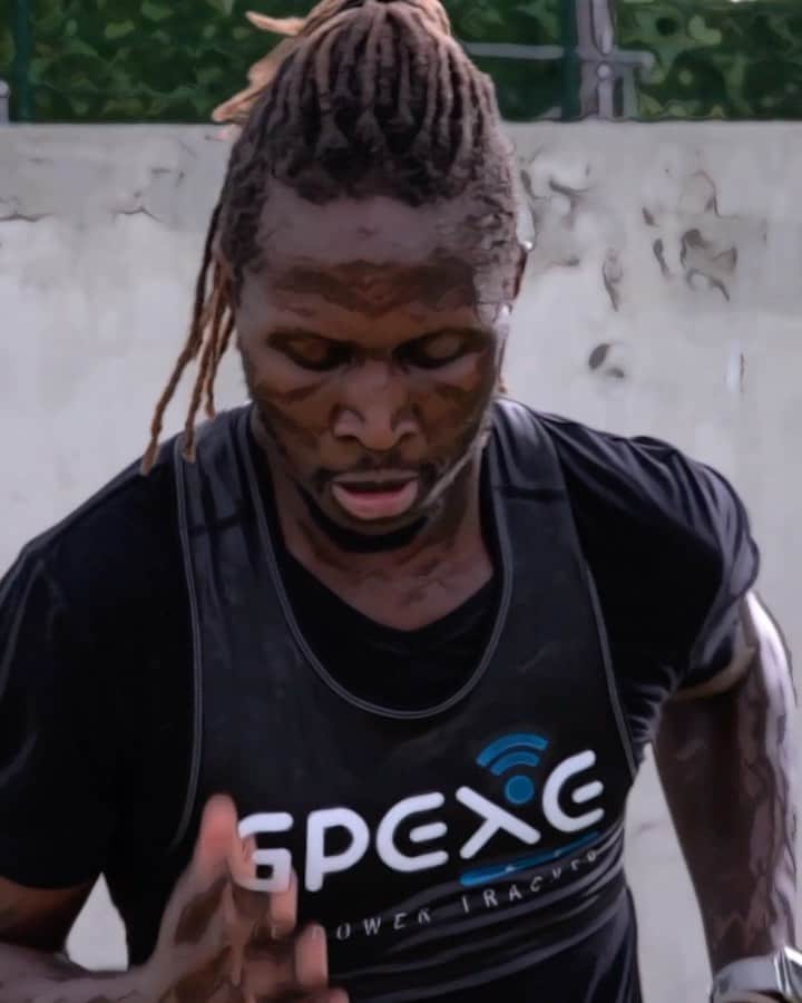 マプ・ヤンガ＝ムビワのインスタグラム：「📸🎥⚽️👊🏿😄 Training session with @lugier_prepaphysique .  #training #lyon」