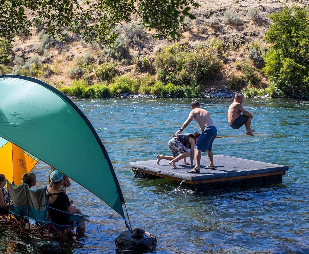 ケルティさんのインスタグラム写真 - (ケルティInstagram)「Alexa, play “Summertime” by DJ Jazzy Jeff and The Fresh Prince. ☀️💦#cannonball #summervibes #builtforplay #keltybuilt 📷 @kat_pdx」6月23日 0時38分 - keltyusa